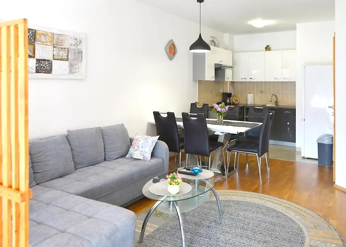 Lungo Mare With Terrace * Πούλα