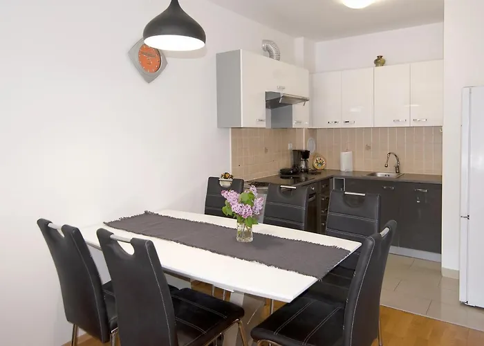 Lungo Mare With Terrace * Πούλα