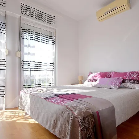 Lungo Mare With Terrace Apartment Pula
