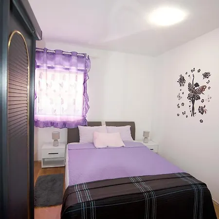 Lungo Mare With Terrace & Free Parking Пула