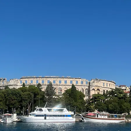 Apartamento Lungo Mare With Terrace & Free Parking