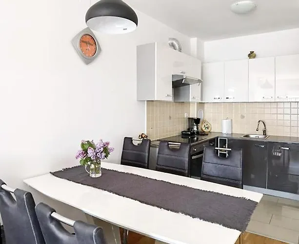 Lungo Mare With Terrace & Free Parking Apartamento