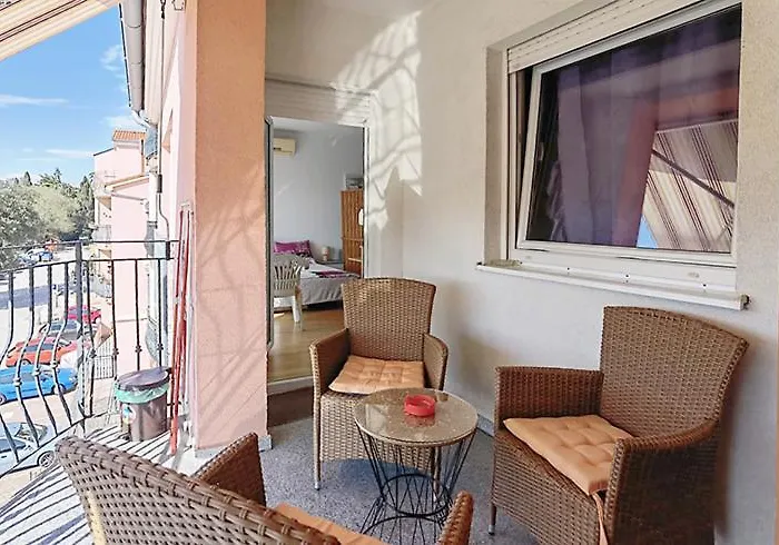 Lungo Mare With Terrace & Free Parking Apartamento